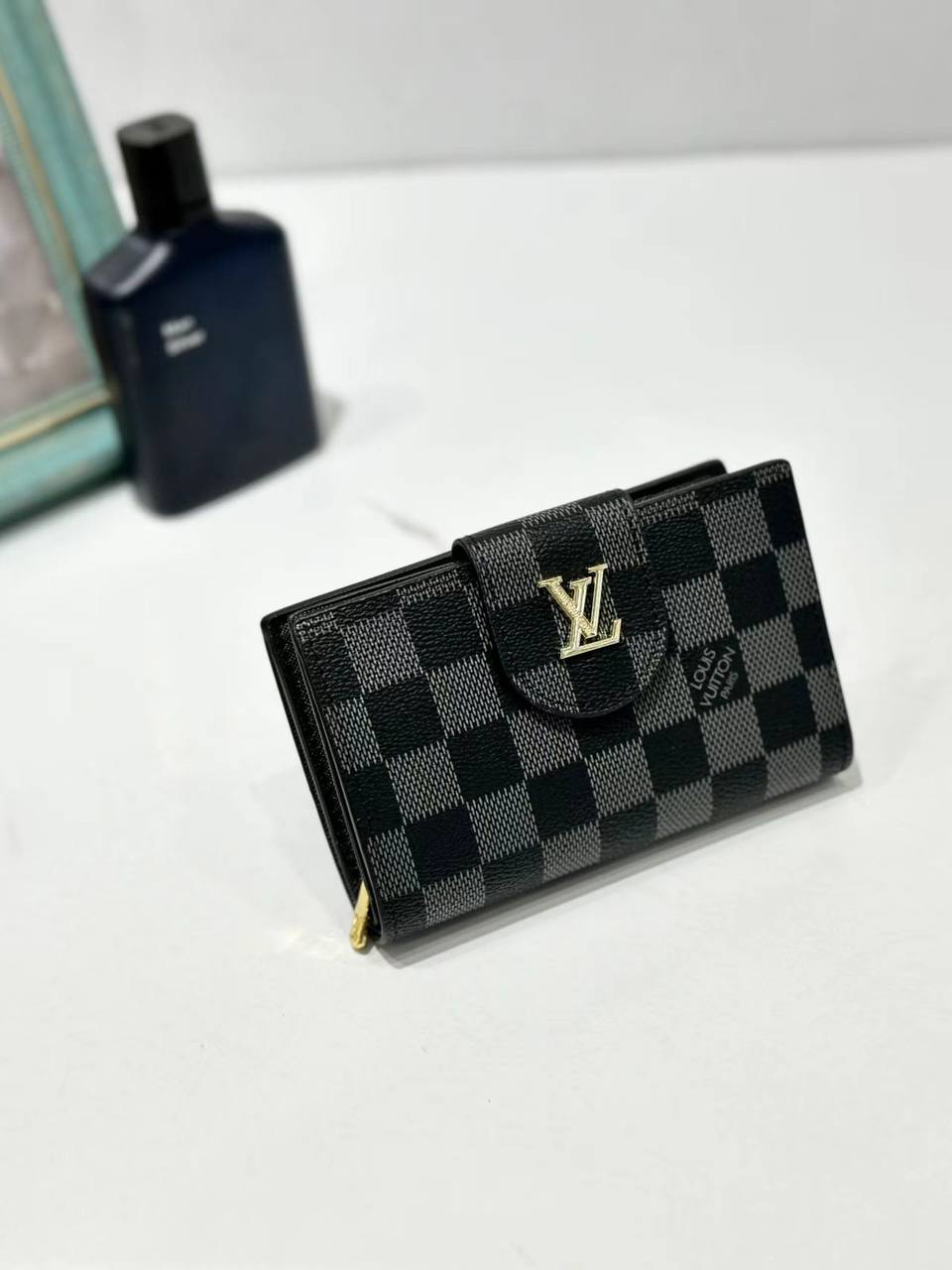 Coach
LV

45 dhs💓

with box
🎁🎁🎁

Zain31
♥️♥️♥️