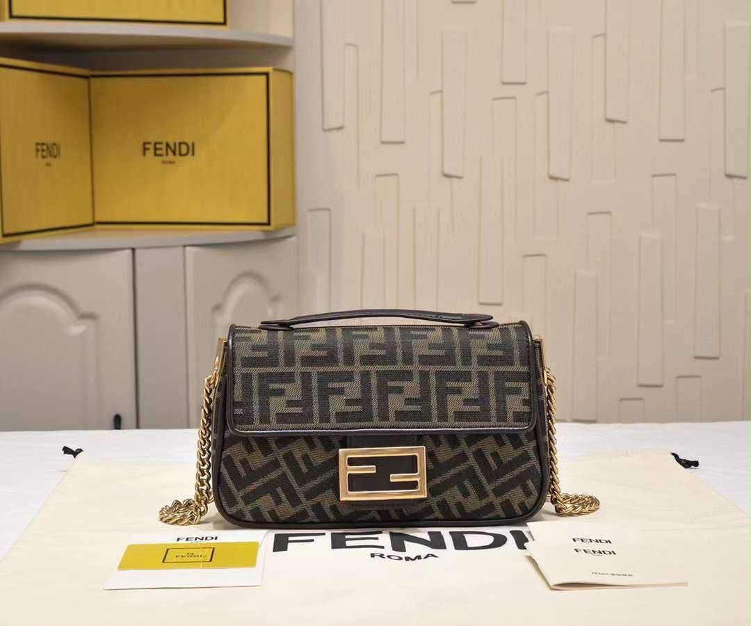 Fendi


For Price 👇 WhatsApp✅
0568585901 
0507557372
0552275751 Owner Zain 👌

Zain192
♥️♥️♥️