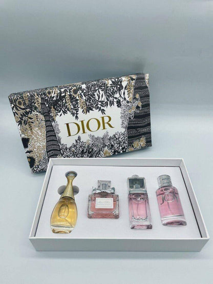 Perfume Boxes
55 dhs✅

Zain211
♥️♥️♥️