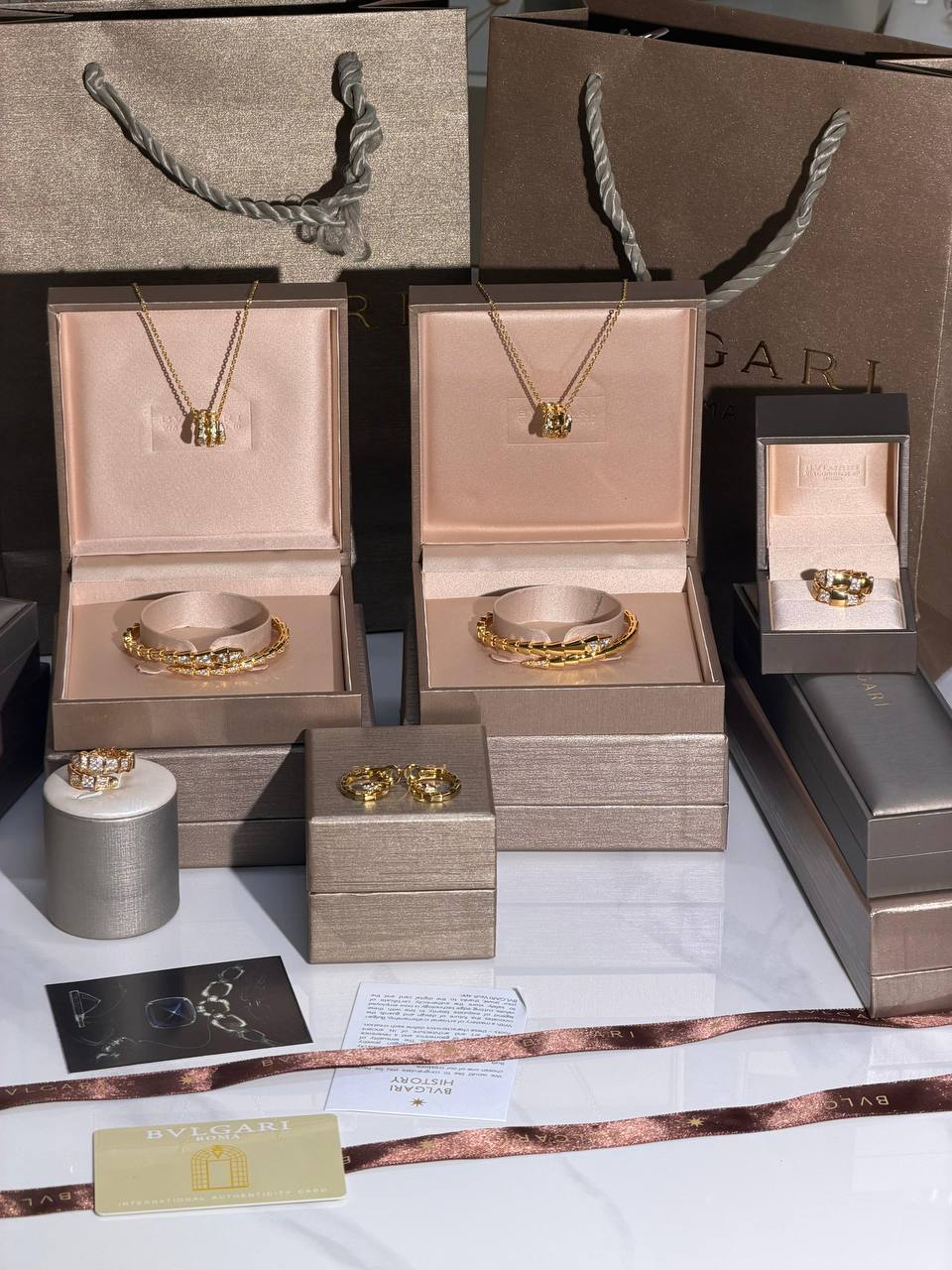 Bvlgari
-:Bracelet 
-:Necklace 
-:Rings 
-:Earring 
 Latest Collection  😍
Quality: Super Master 
Non -Tarnish color
In :-Gold
For Price 👇 WTSP Text Zain 0568585901

Zain268
♥️♥️♥️