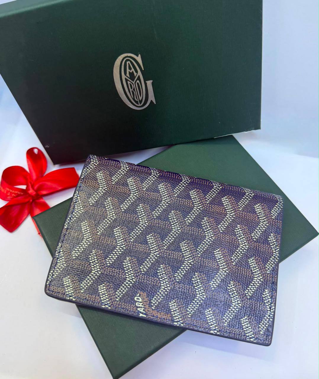 Passport holder 
30 dhs✅

Zain93
♥️♥️♥️