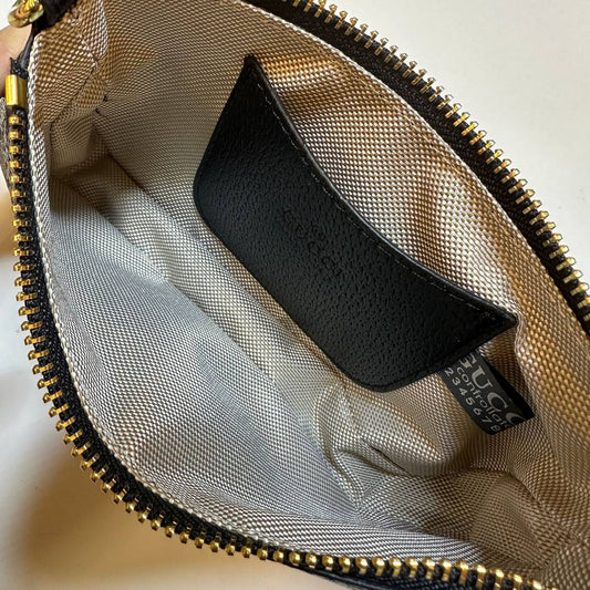 GUCCI 
GOOD QUALITY
 WITH BOX 🎁
75 dhs✅

Zain295
♥️♥️♥️
