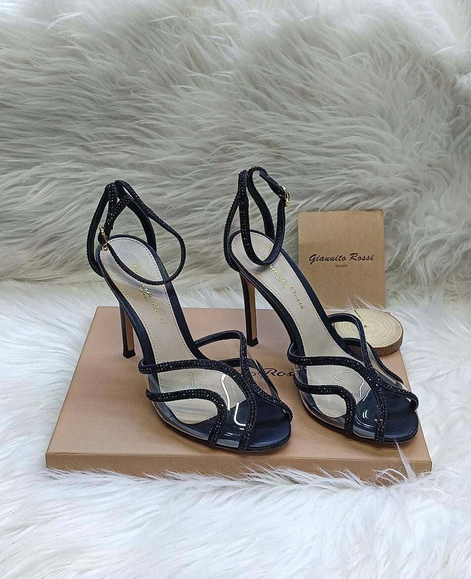 GianVito Rossi 
QUALITY…master🤗
SIZE  ……… 36-42🥳
360 dhs✅

Zain119
♥️♥️♥️