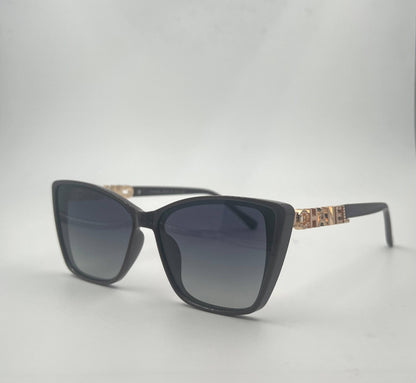 Lv
Sunglasses 🕶️ 
good quality 💯
With master box 🗃️ 
50 dhs🌺

Zain273
♥️♥️♥️