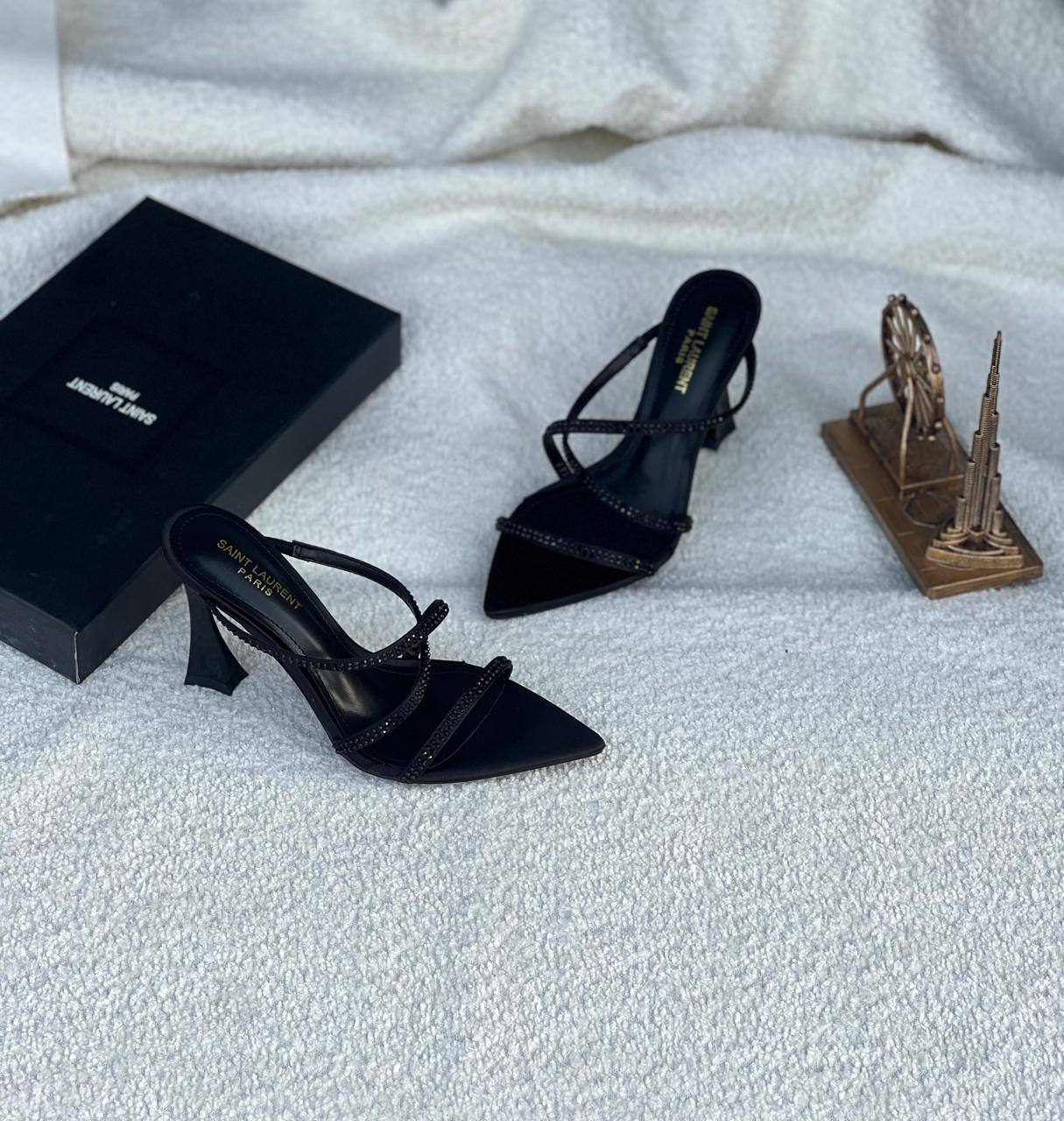 New. Ysl heel  

   Size  .  36.  to 41

90 dhs❣️

Zain80
♥️♥️♥️