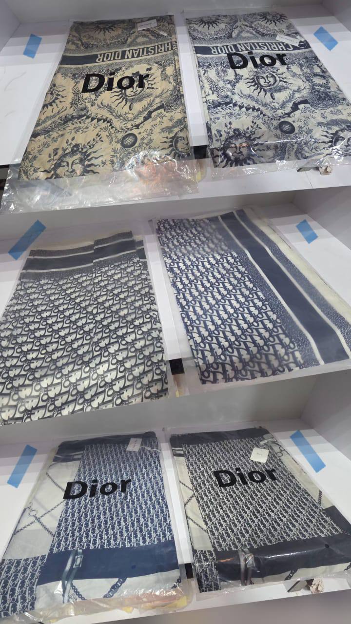 Scarf
35 dhs🪙🌨️

Zain22
♥️♥️♥️