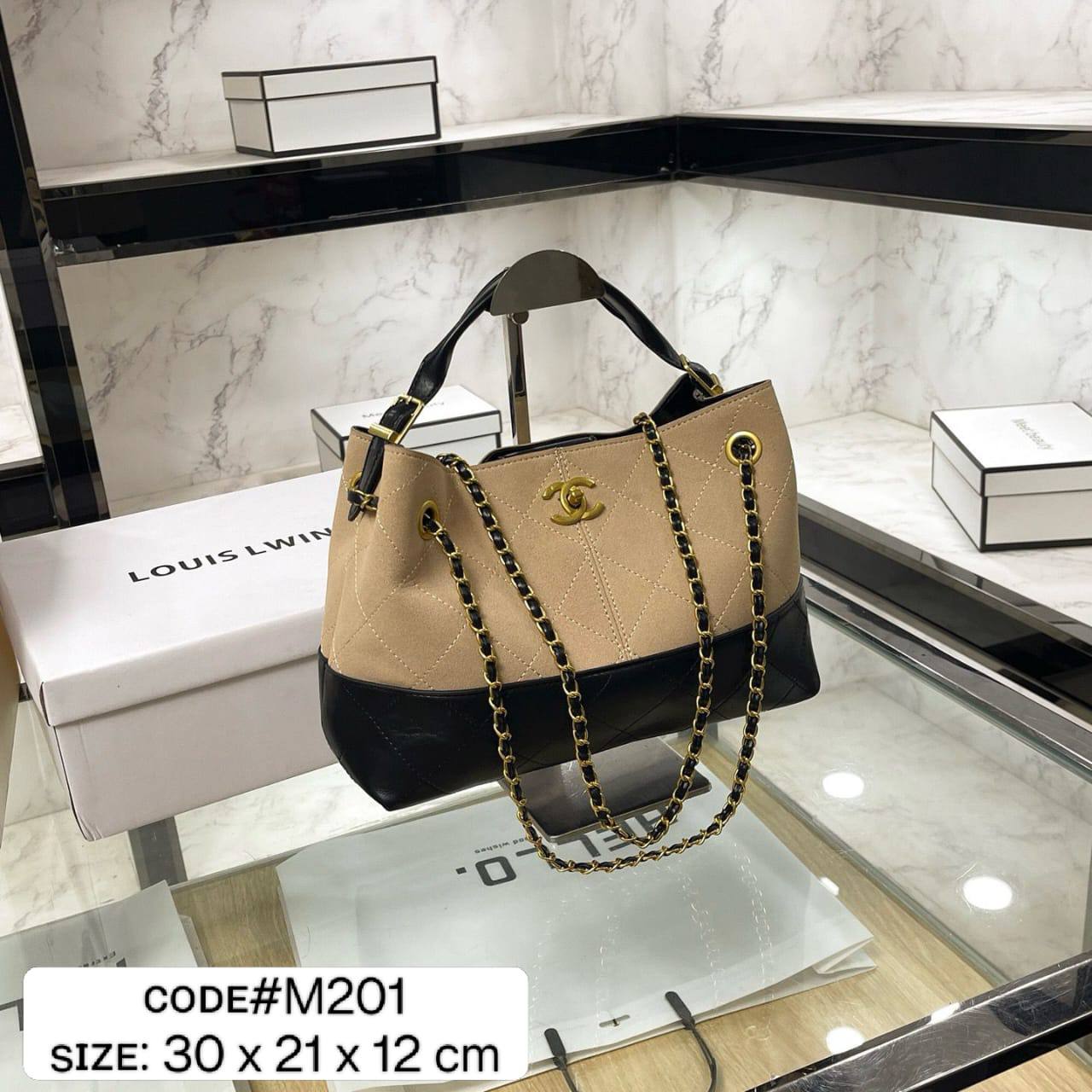 CHANEL 25ᴀ  ʜᴏʙᴏ
sᴜᴀᴅᴇ ᴄᴀʟғsᴋɪɴ & 
ʟᴇᴀᴛʜᴇʀ ᴍᴀᴛᴇʀɪᴀʟ
ɢᴏʟᴅ ʜᴀʀᴅᴡᴀʀᴇ
sɪᴢᴇ: 30 cm

75 dhs❤️

Zain31
♥️♥️♥️