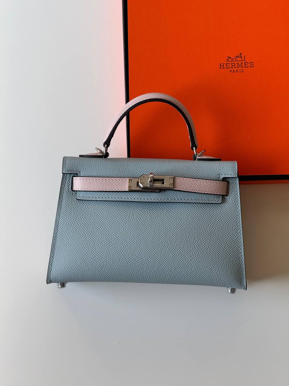 Hermes
minikelly 19cm💕
master quality😍with box❤️
340 dhs❤️💚❤️💚

Zain52
💚❤️💚