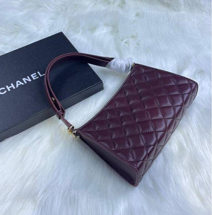 Chanel
95 dhs✅ 

with box
🎁🎁🎁

Zain72
♥️♥️♥️