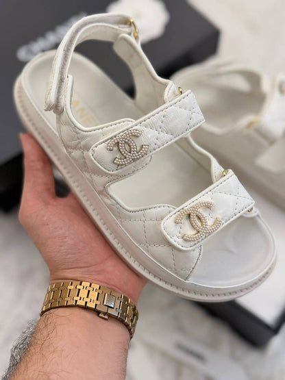 😍  CHANEL 😍
💎 _VIP QUALITY +A*_ 💎
Size 37 To 41
530 dhs✅

Zain292
♥️♥️♥️