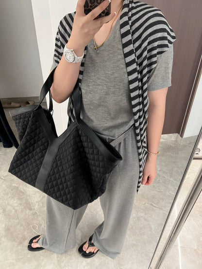 YSL 
NEW CAME GOOD QUALITY 
130 dhs🪙🌨️

Zain39
♥️♥️♥️