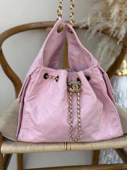 Available again✨✨✨
CHANEL
22cm
360 dhs👑
25cm
380 dhs👑
33cm
400 dhs👑
Top quality 
With box🎁

Zain167
♥️♥️♥️