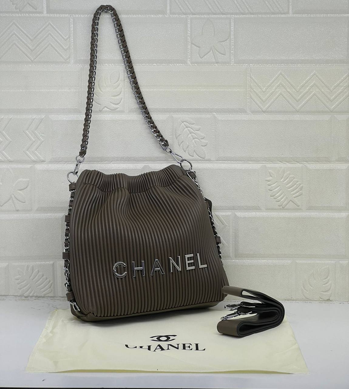 Chanel
105 dhs🪙🖤

Zain13
♥️♥️♥️