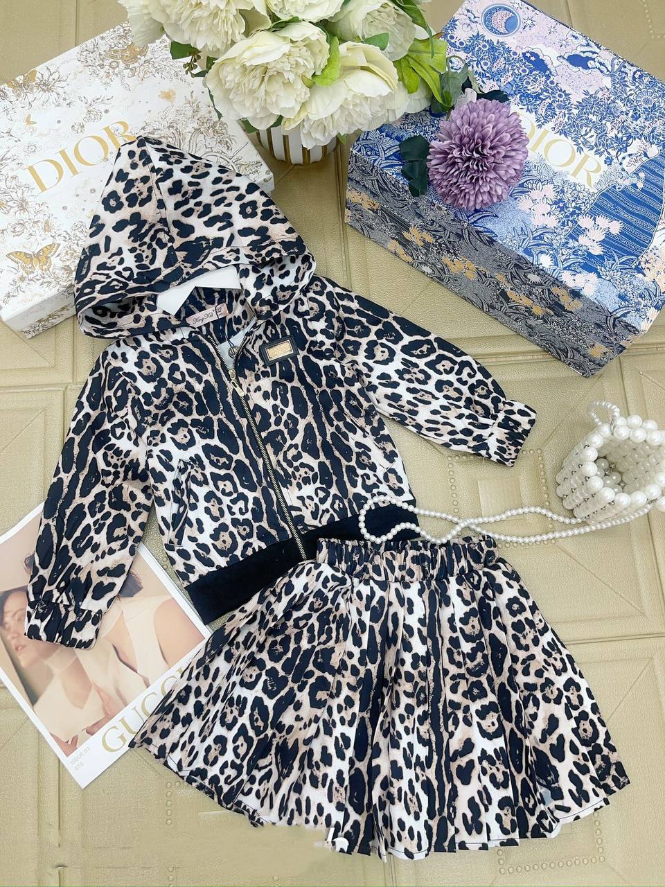 Dior
1-12y 
140 dhs🇦🇪

Zain151
♥️♥️♥️