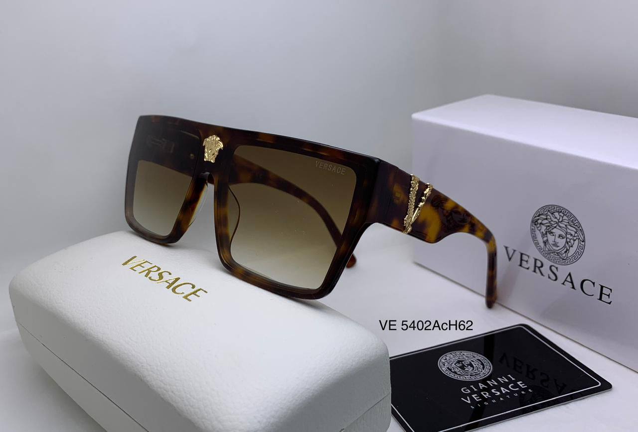 Versace
Ladies super Master quality 
180 dhs✅

Zain126
♥️♥️♥️