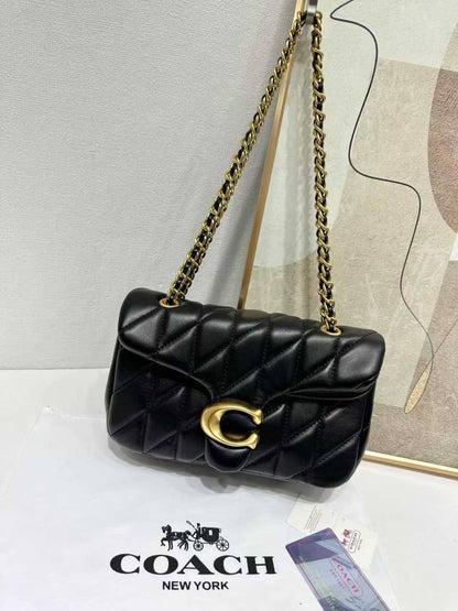 COACH Quilted TABBY
Mix metal Hardware
With Soft leather material
Geomatric design
Shoulder Bag
Size 26 cm
With Box

110 dhs✅

Zain239
♥️♥️♥️