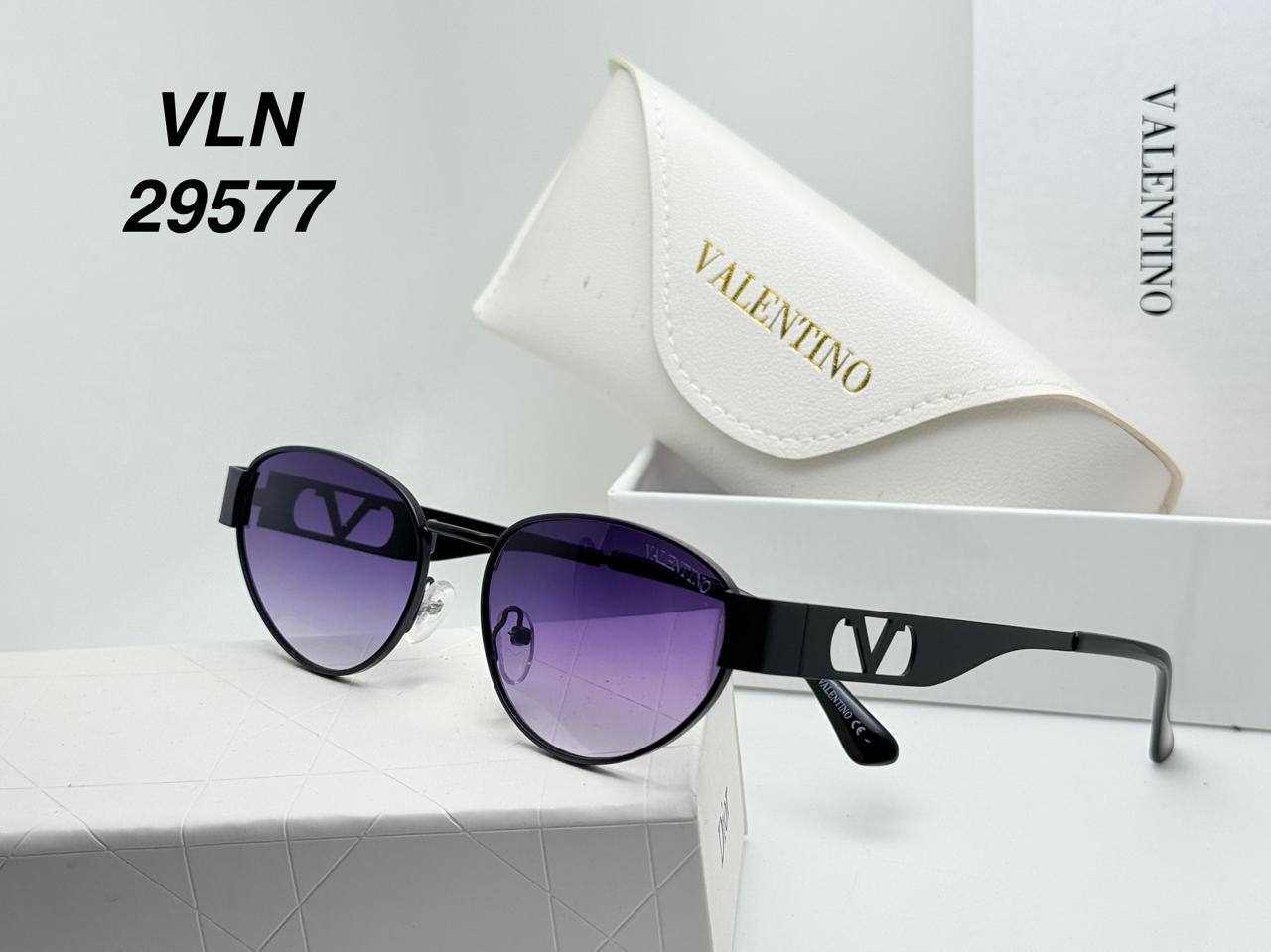 White
70 dhs🪙🌨️

Zain126
♥️♥️♥️