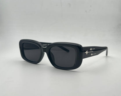 Gentle Monster 
Sunglasses 🕶️ 
good quality 💯
With master box 🗃️ 
50 dhs❣️

Zain273
♥️♥️♥️