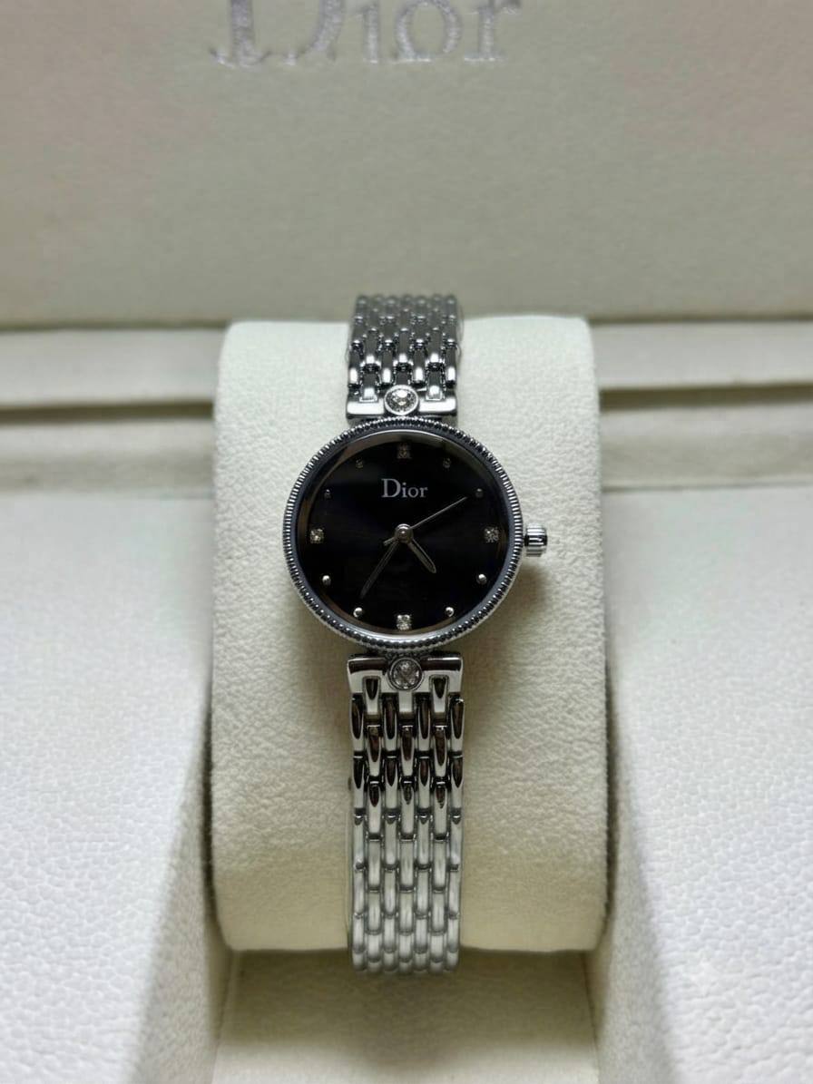 Dior   
55 dhs🇦🇪🇦🇪

Zain29
♥️♥️♥️
