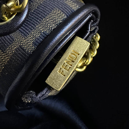 FENDI 
MASTER QUALITY
 WITH BOX 
240 dhs✅

Zain295
♥️♥️♥️