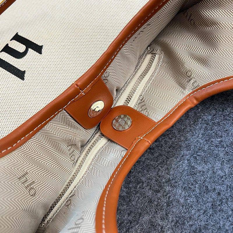 Chloe
35*30*1cm
55 dhs🇦🇪🇦🇪

Zain17
♥️♥️♥️