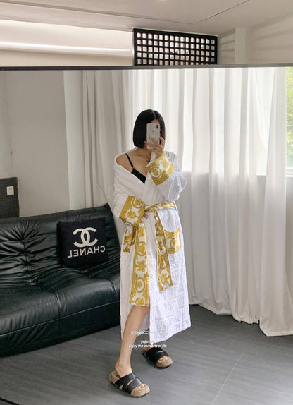 *New collections*                                                
VERSACE BATHROBE
*Super Master quality*
*Sizes:FREE SIZE*

750 dhs🇦🇪🇦🇪

Zain308
♥️♥️♥️