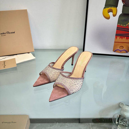 Gianvito rossi
High quality 
size 36-42 
120 dhs🪙🌨️

Zain132
♥️♥️♥️