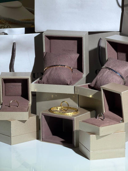 Chaumet
Fine Set
 Latest Collection  😍
<Bangles
<Rings 
Color:- Gold ,Rose Gold & Silver
Quality: Super Master
For Price 👇 WTSP Text Zain 0568585901
0507557372
0544061607

Zain268
♥️♥️♥️