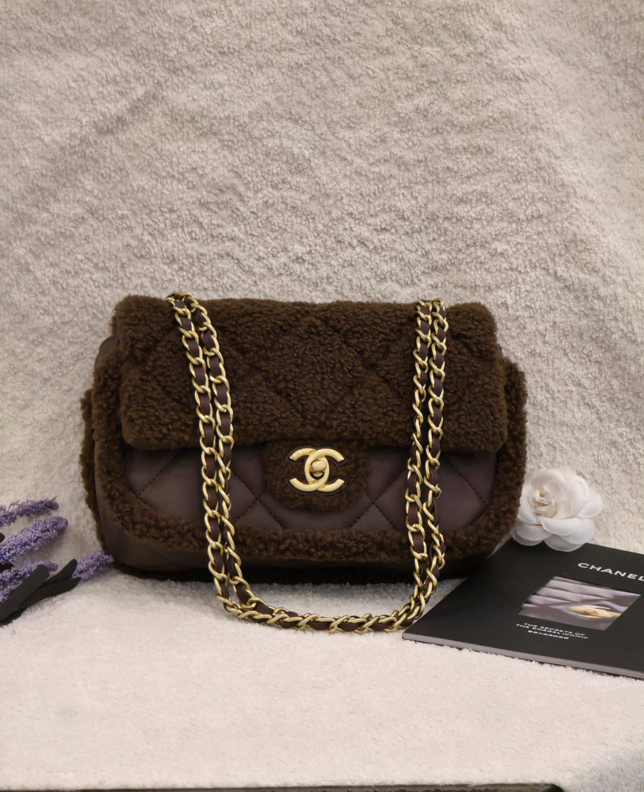 Chanel Master 
           23Cm
260 dhs❣️

Zain131
♥️♥️♥️