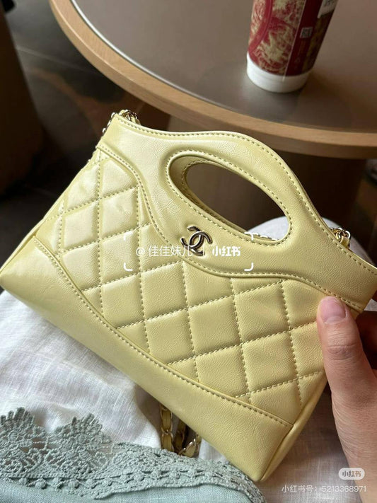 Chanel Master

20cm💕💕
250 dhs🪙💕

Zain228
♥️♥️♥️