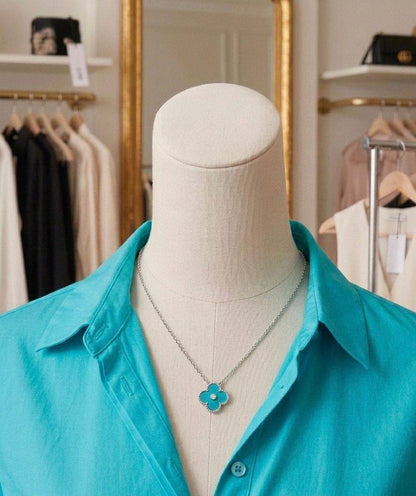 Van Cleef & Arpels 🖤
* Alhambra 1 Motif Limited Edition  Necklace ⬆️
* ⁠↗️ *Super Master Quality ®️*
For Price 👇 WTSP Text Zain 0568585901

Zain106
♥️♥️♥️