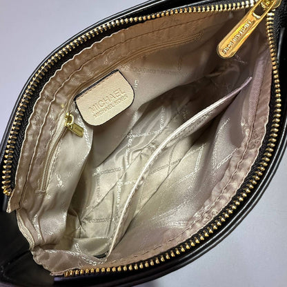 MK 
NEW CAME GOOD QUALITY 
80 dhs✅
SIZE: 25cm

Zain39
♥️♥️♥️