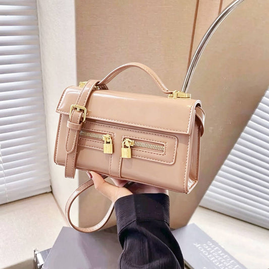 HERMES 
 GOOD QUALITY 
WITH BOX 
🎁🎁🎁

95 dhs✅

Zain39
♥️♥️♥️