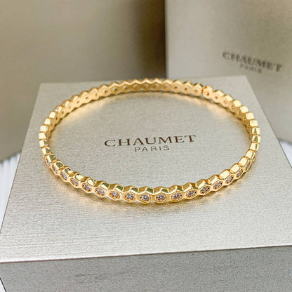 CHAUMET 🦋*
Bangle 💥
Master quality 💯
With black boxes 📦 
55 dhs✅
With master box 🗃️ 
130 dhs✅

Zain216
♥️♥️♥️