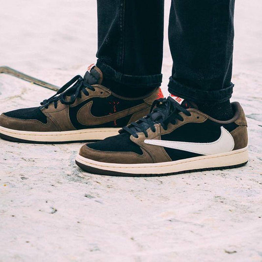 Travis Scott x Air Jordan 1 Low 'Mocha' 
36-45  AVAILABLE 
220 dhs❣️

Zain242
♥️♥️♥️
