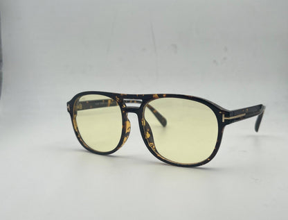 FENDI & Tom Ford
Sunglasses 🕶️ 
good quality 💯
With master box 🗃️ 
55 dhs❣️

Zain273
♥️♥️♥️