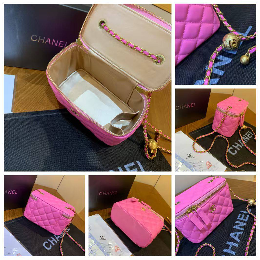 Chanel
good quality
withbox 
🎁🎁🎁

100 dhs🪙🖤

Zain143
♥️♥️♥️