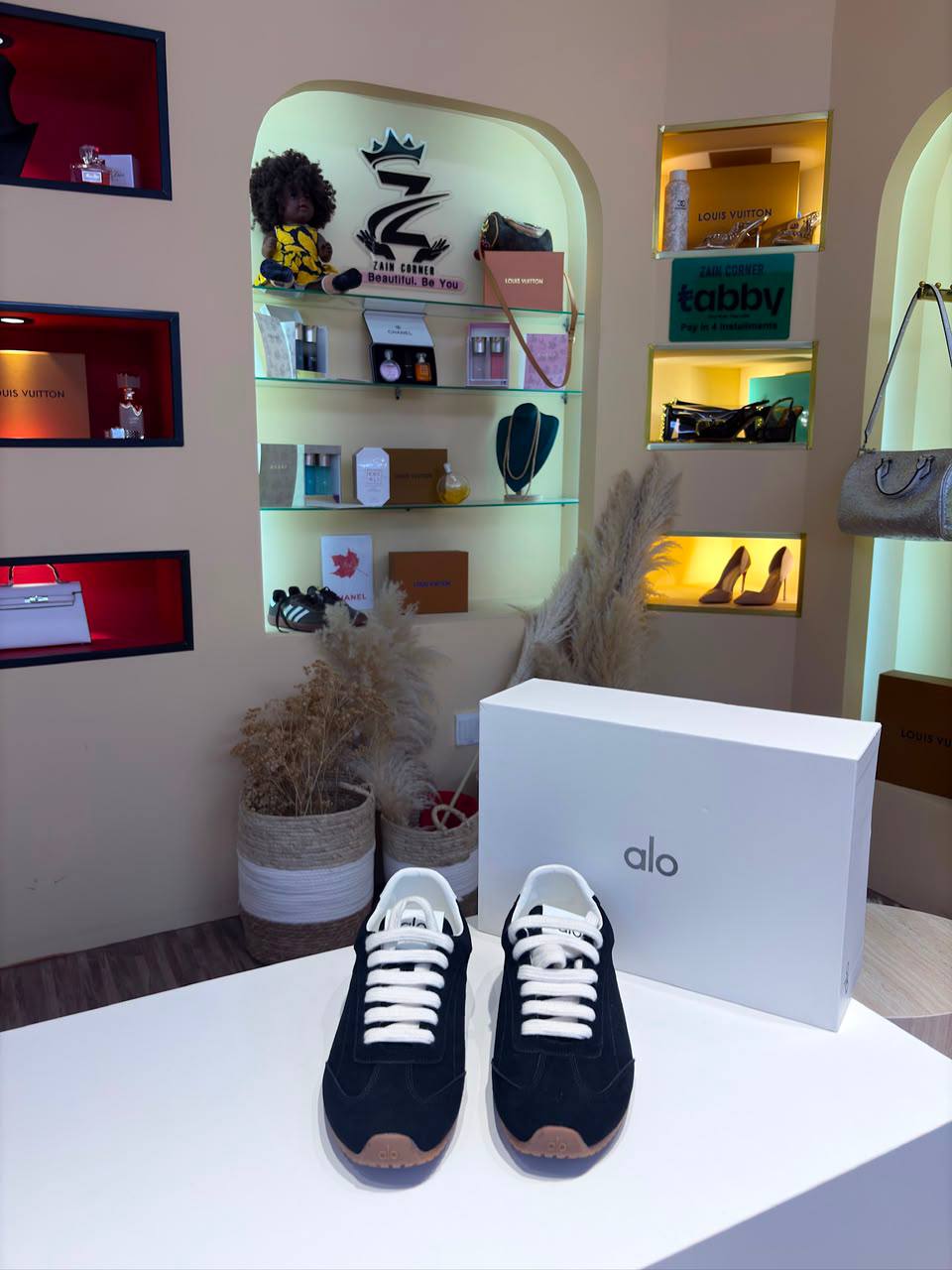 Alo Shoes
170 dhs✅

Zain145
♥️♥️♥️