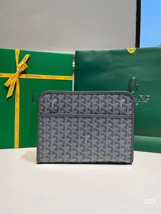 GOYARD
90 dhs🪙🌨️
size    25.5×19×7cm  
withbox
🎁🎁🎁

Zain04
♥️♥️♥️