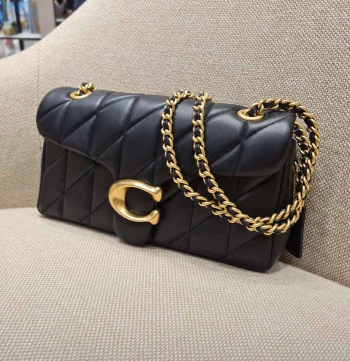 Coach

Size:26cm

With box 🎁🎁🎁

100 dhs💓

Zain148
♥️♥️♥️