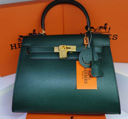 Hermes
120 dhs✅
size：28cm

Zain161
♥️♥️♥️