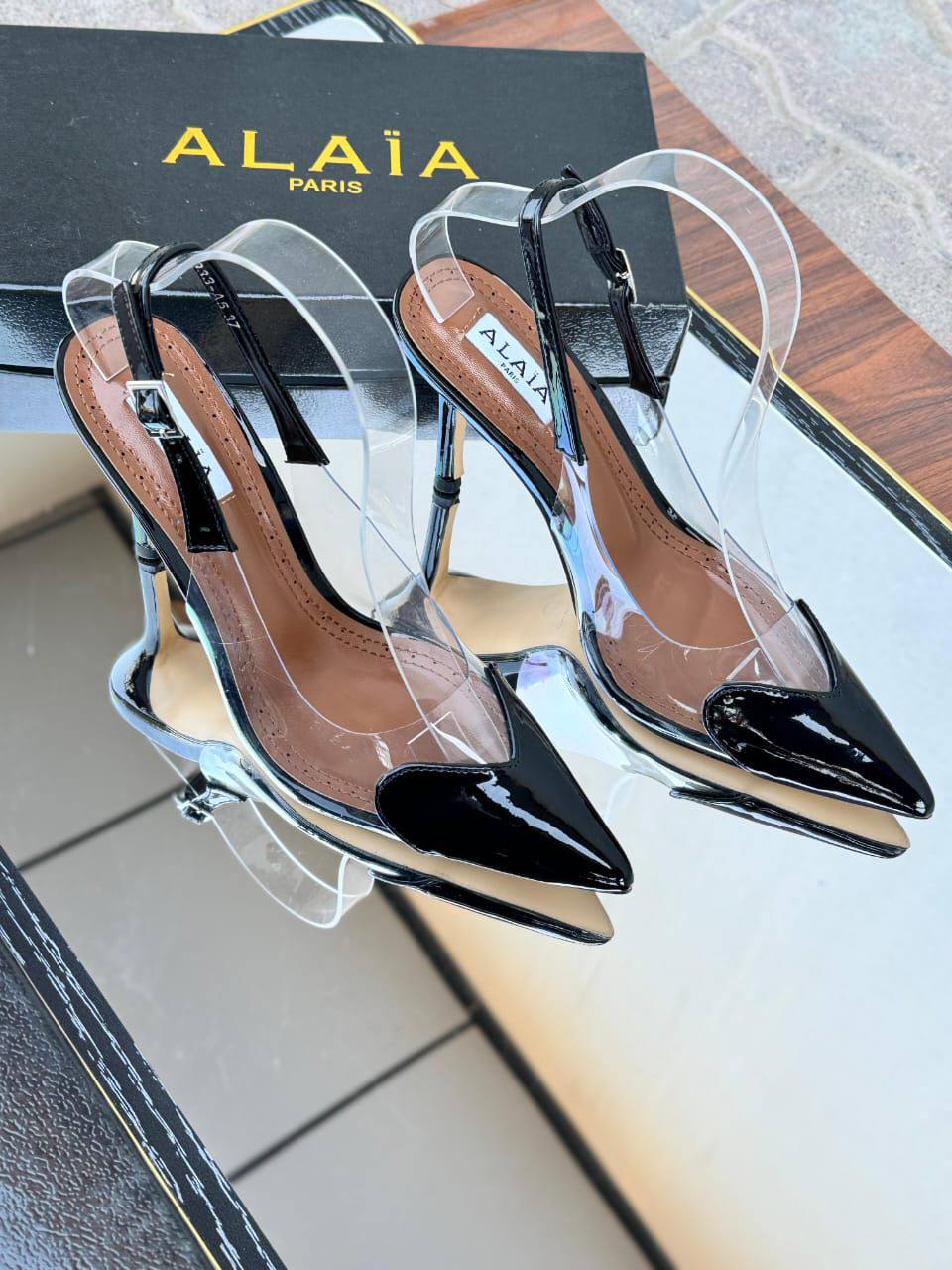 Alaia 
Size 36 to 41
115 dhs🪙💚

Zain21
♥️♥️♥️