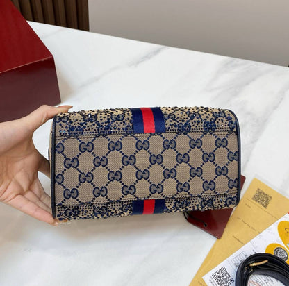GUCCI 
COPY ONE 
SPECIAL OFFER WITH BOX 
140 dhs✅

Zain295
♥️♥️♥️