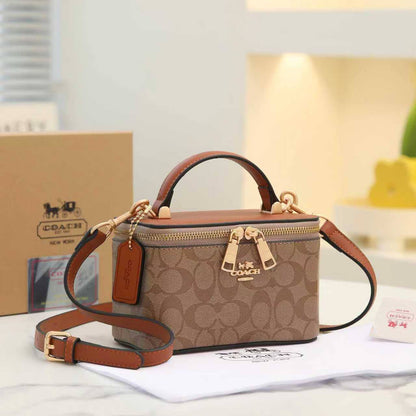 Coach

withbox 
🎁🎁🎁

95 dhs💓

Zain143
♥️♥️♥️