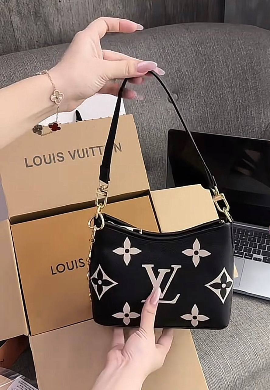 LV
with box
🎁🎁🎁

95 dhs🪙🌨️

Zain177
♥️♥️♥️