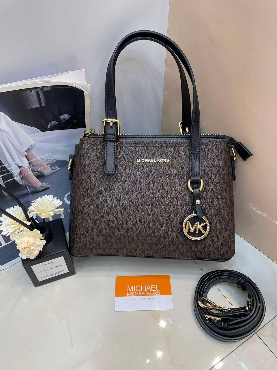 MK
115 dhs✅
Size 25cm🥰

Zain161
♥️♥️♥️