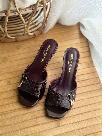 LV
AA Quality
𝗦𝗶𝘇𝗲 𝟯𝟲 𝘁𝗼𝗼 𝟰𝟭 
450 dhs🇦🇪🇦🇪

Zain303
♥️♥️♥️