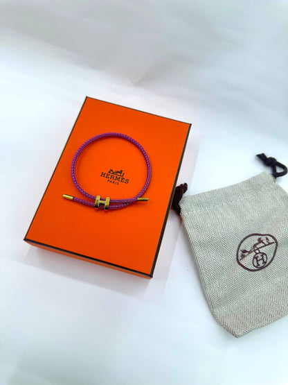 Hermes
Good quality 
Bracelet 
With black boxes
20 dhs🇦🇪🇦🇪

With normal boxes and 
Paper bag
30 dhs🇦🇪🇦🇪

With original boxes
40 dhs🇦🇪🇦🇪

Zain216
♥️♥️♥️