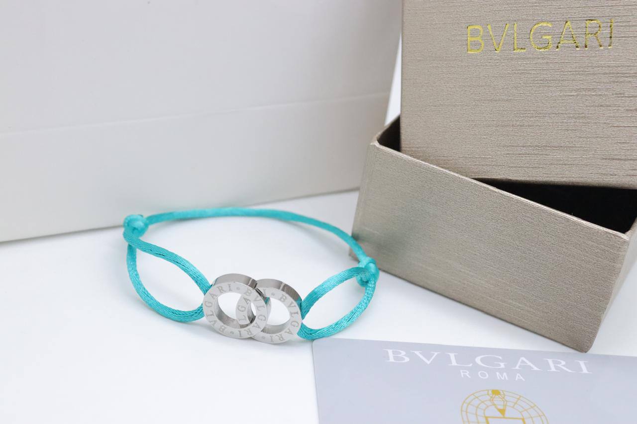 Bvlgari 

60 dhs✅

With Box
🎁🎁🎁

Zain33
♥️♥️♥️
