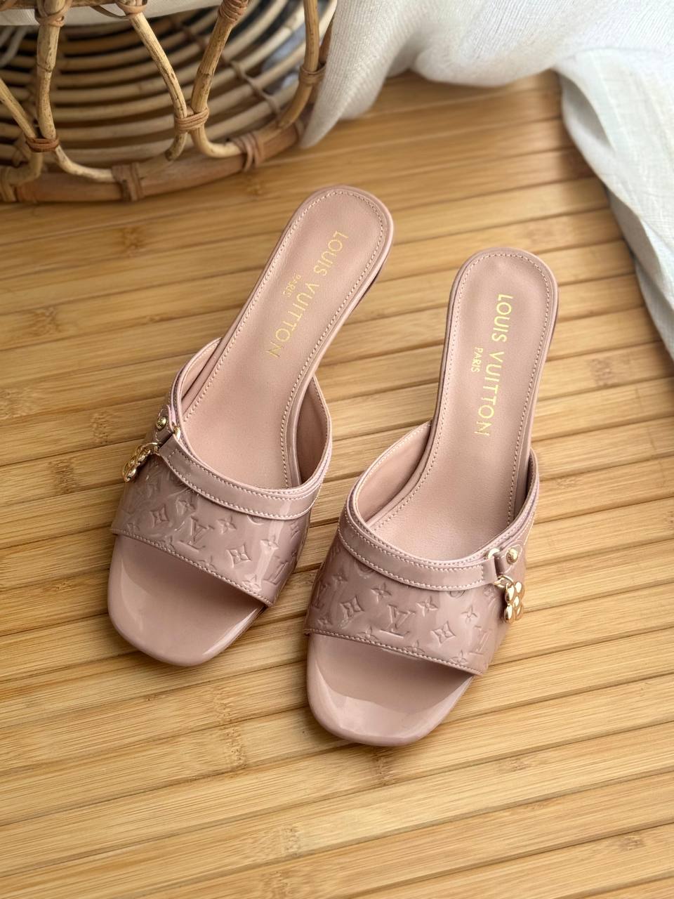 Chloe  - 𝗝𝗲𝗹𝗹𝘆 𝗧𝗣𝗨 𝗺𝘂𝗹𝗲𝘀
AA Quality
𝗦𝗶𝘇𝗲: 𝟯𝟲 𝘁𝗼𝗼 𝟰𝟭 
450 dhs🇦🇪🇦🇪

Zain303
♥️♥️♥️